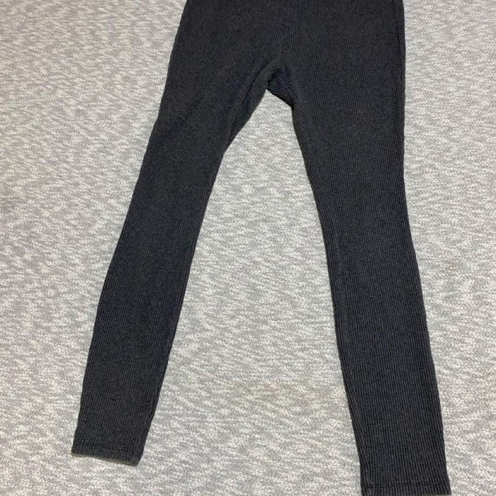 Time & thru Gray ribbed leggings with a high waist and slim fit. Women S(4-6)